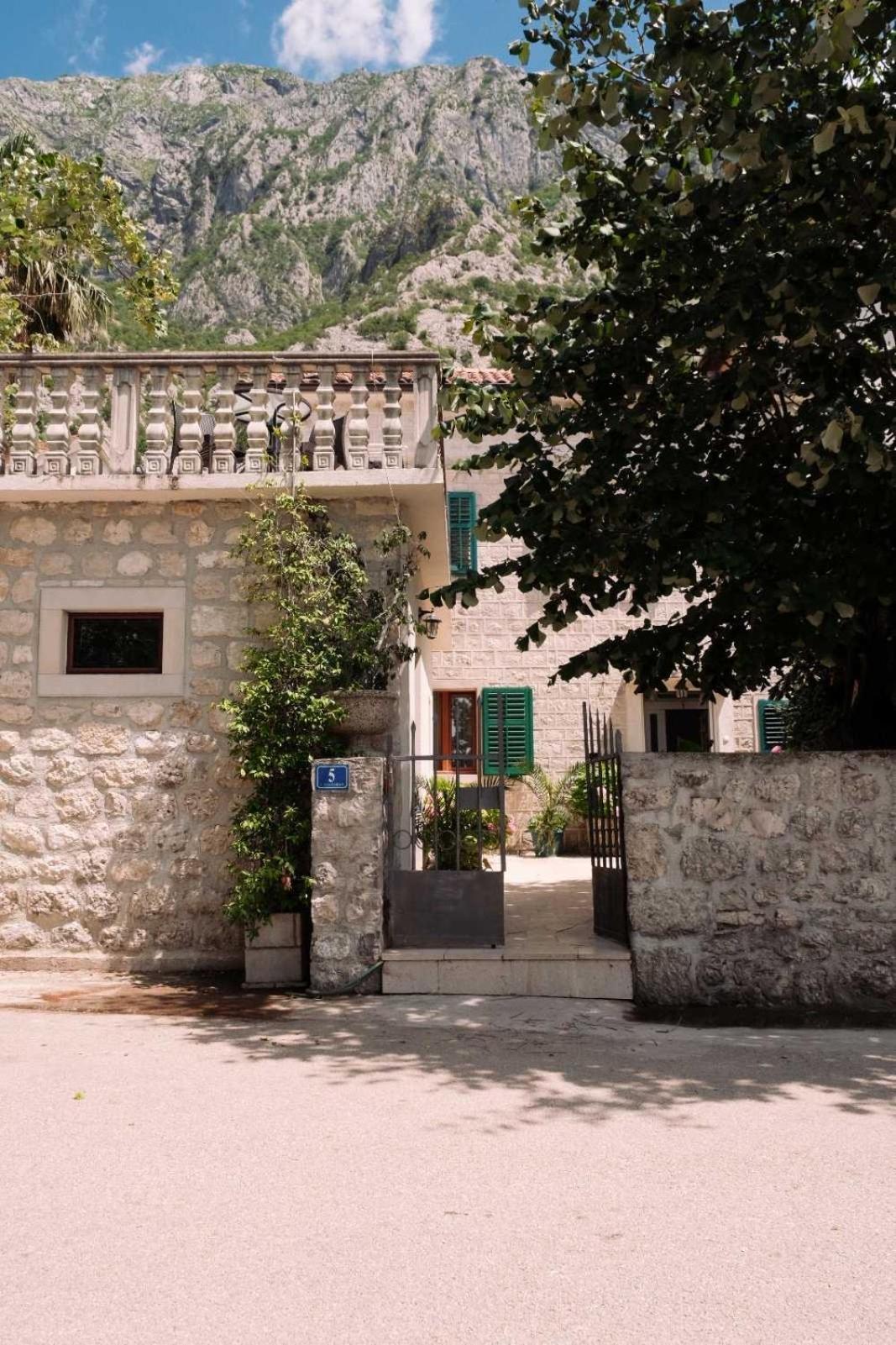 Mareta loft Apartment Kotor Luaran gambar